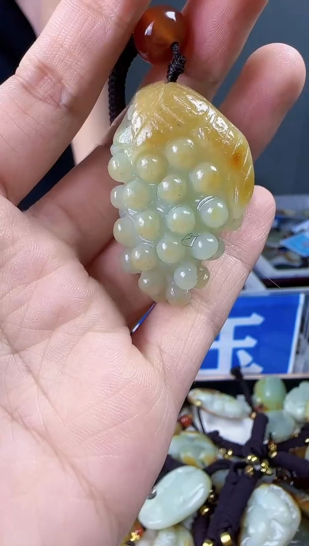 和田玉未镶嵌颈饰1