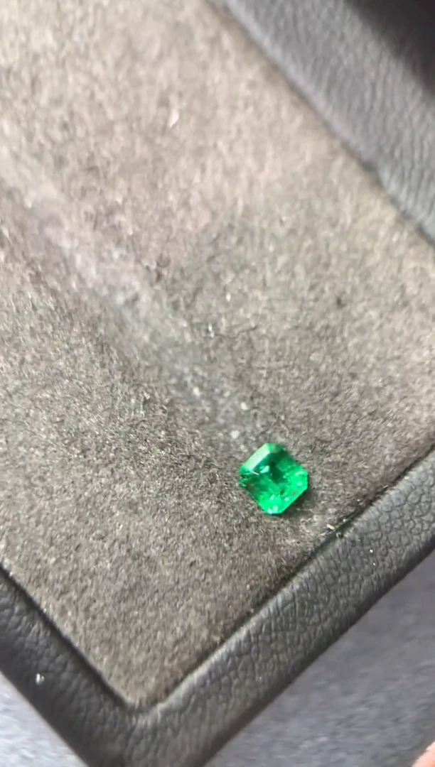 裸石祖母绿0.28ct 25