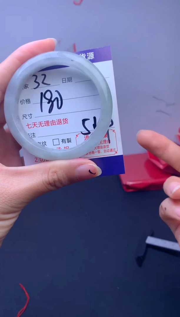 时尚女款精美手镯-非遗手工艺