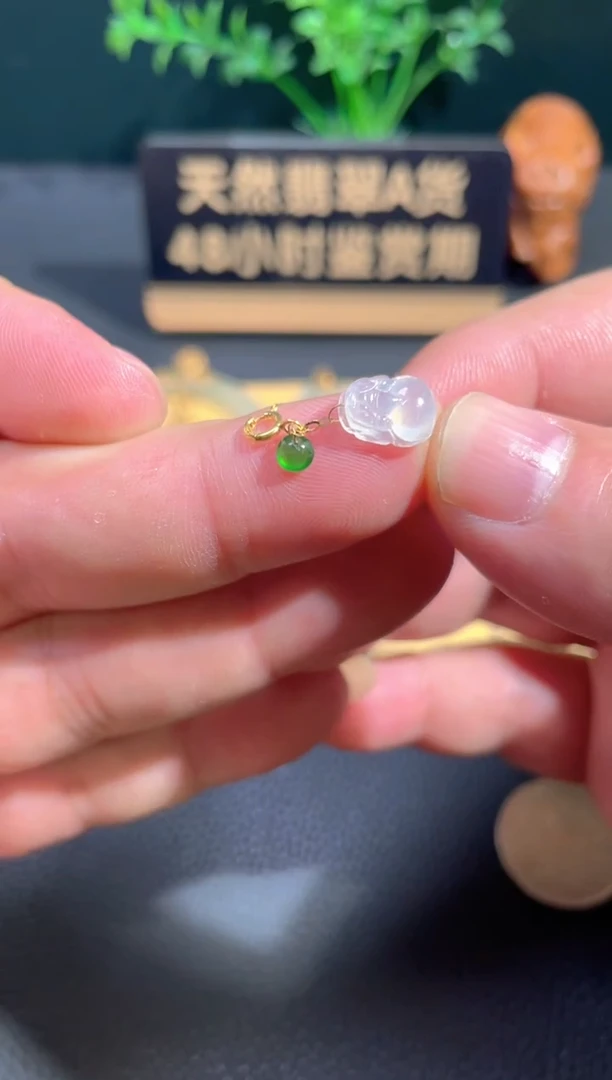 颈饰18K金镶嵌翡翠翡翠