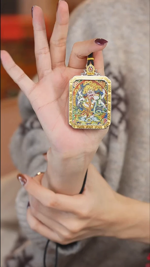 吊坠Q459-纯手绘白六臂唐卡吊坠多样性发一