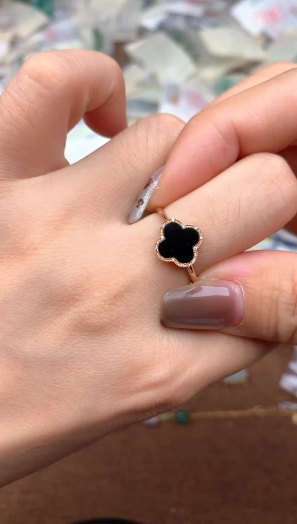 18K金镶嵌挂件翡翠—13圈