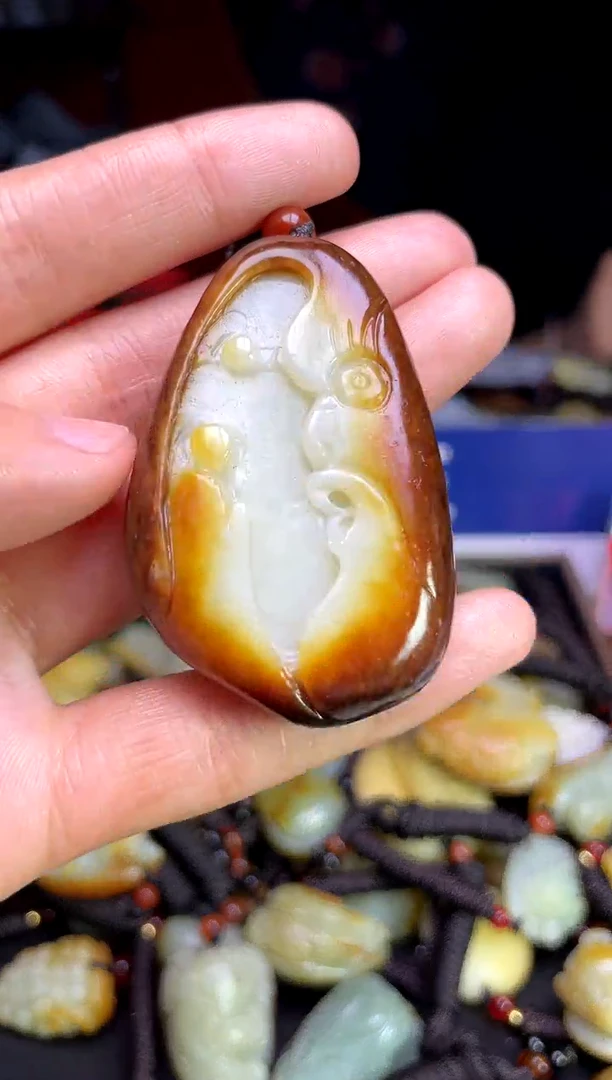 和田玉未镶嵌颈饰1
