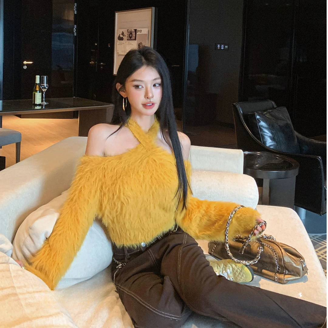 2025秋冬新款韩系时尚纯欲挂脖毛衣女气质辣妹毛毛短款上衣阔腿裤