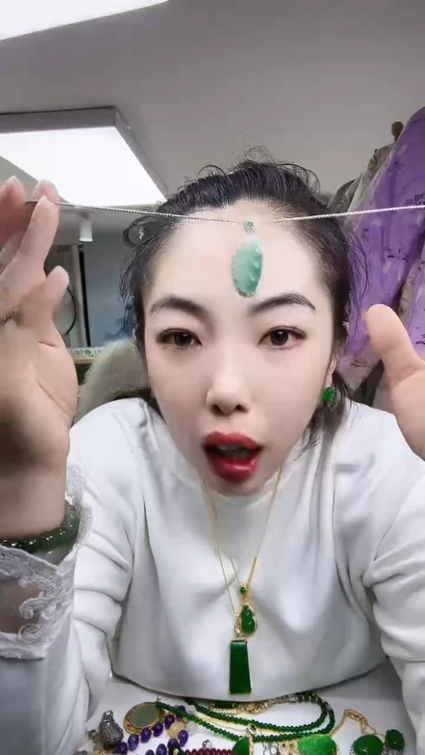 颈饰银S925镶嵌翡翠翡翠叶子