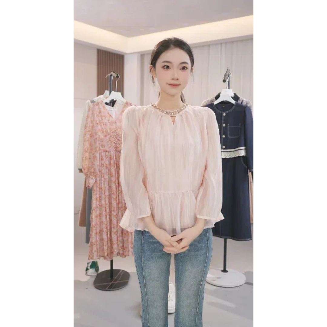 X粉色时尚2025设计感镶钻圆领泡泡袖上衣