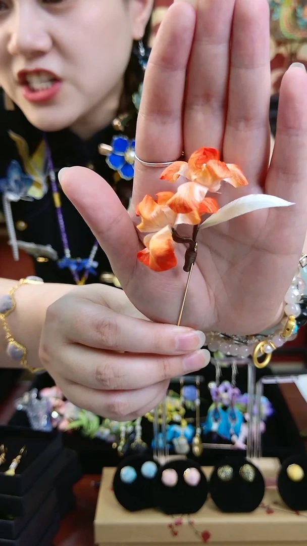 刺绣纯手工非遗绒花耳钩