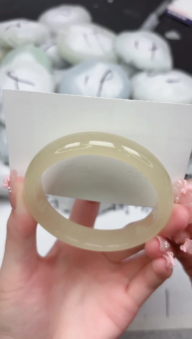 未镶嵌手镯石英质玉18-56.4