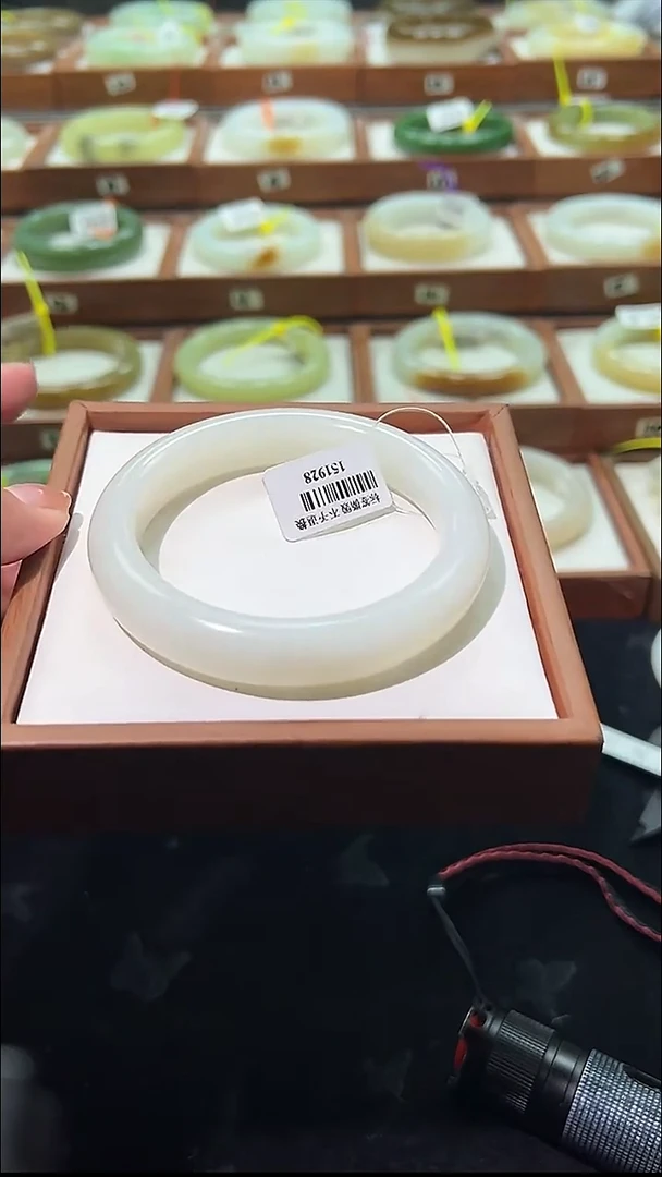 定制和田玉和田玉手镯