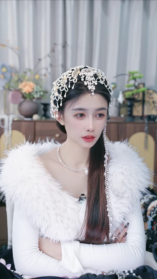 合金布艺珍珠少女