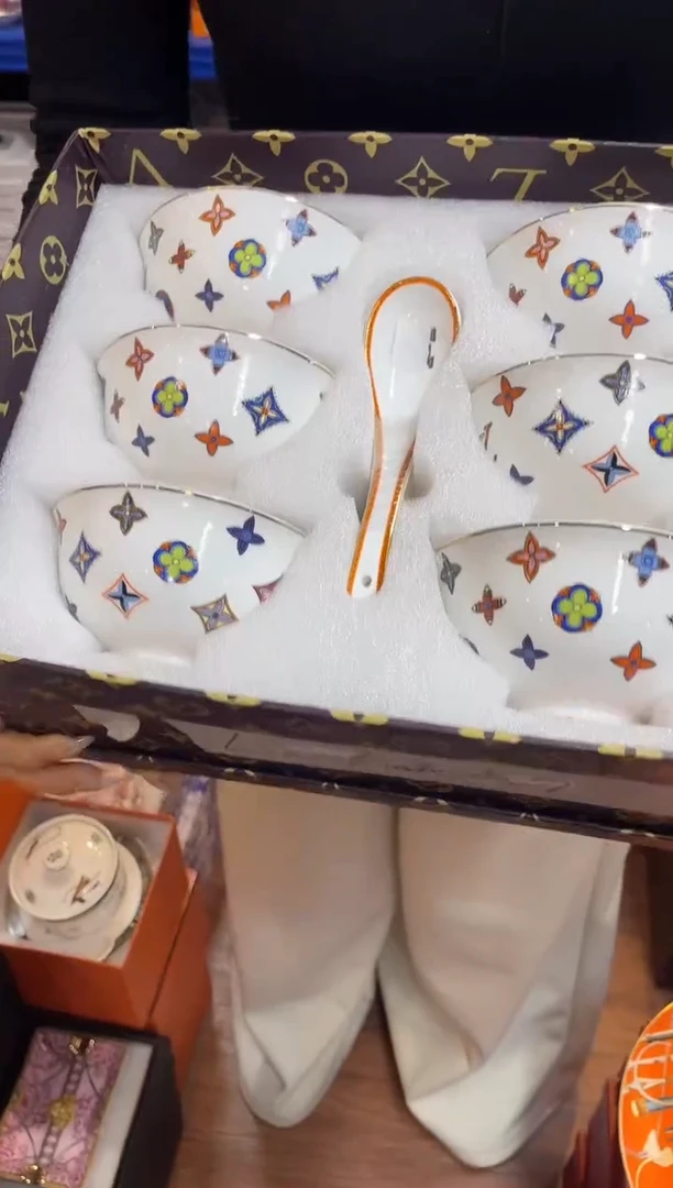 杯鸿辉家品牌瓷器，京东包邮！