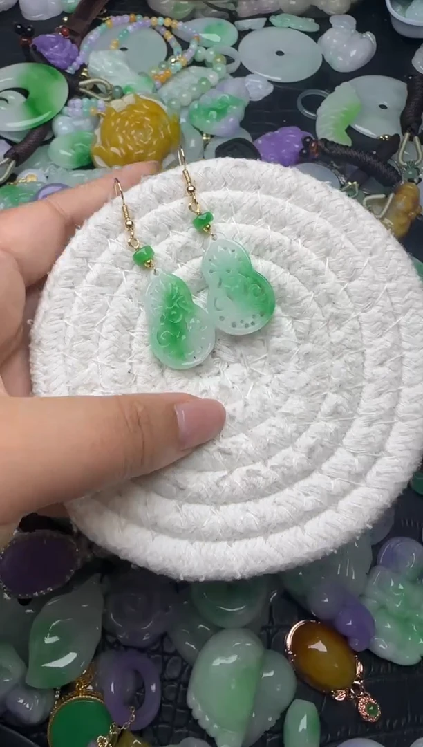 颈饰未镶嵌翡翠缅甸翡翠吊坠