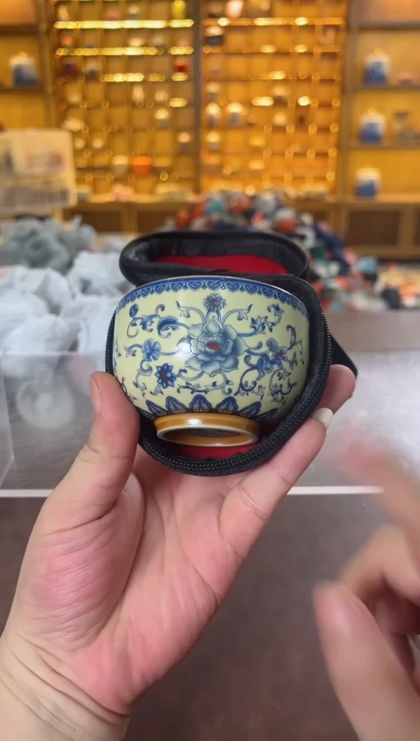 瓷片青花黄汝铜钱杯带包