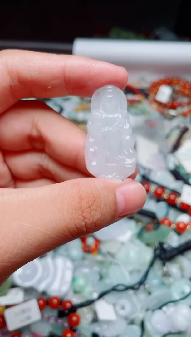 翡翠未镶嵌颈饰64