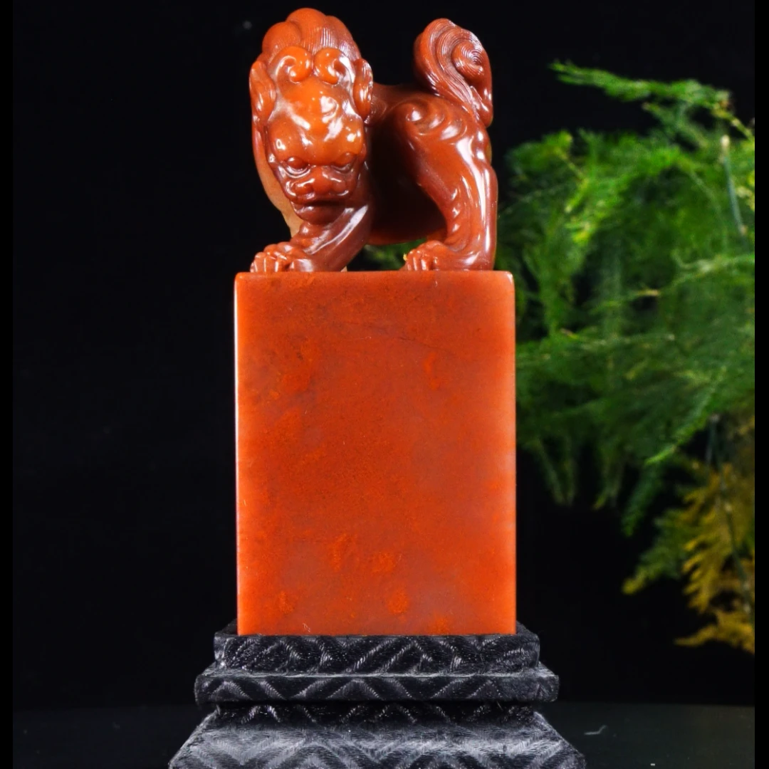 31寿山石水洞高山狻猊印章367.6克4.3x4.3x10.5cm，2R5