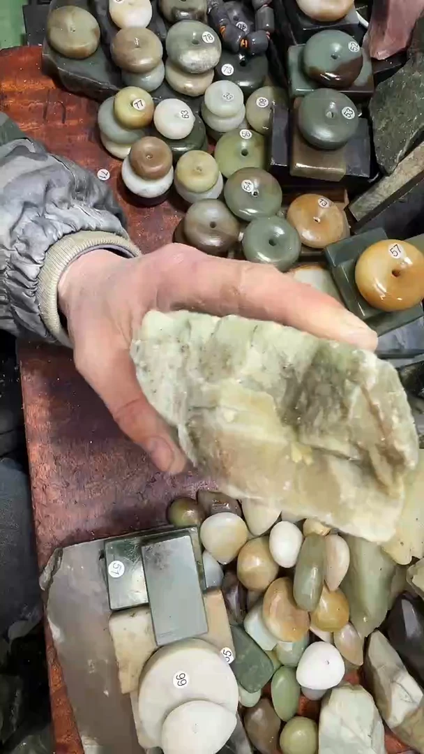 未镶嵌和田玉珠宝半成品1