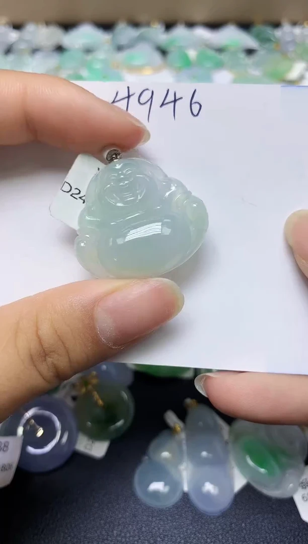 翡翠18K金镶嵌颈饰 天然缅甸翡翠A货