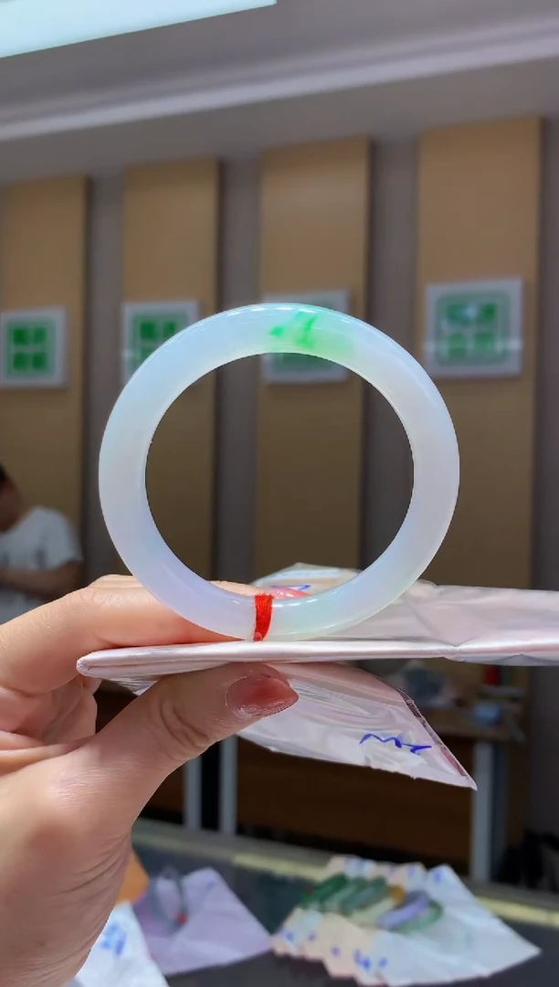 翡翠手镯未镶嵌-Q48圈口54.8*8.6*8.8