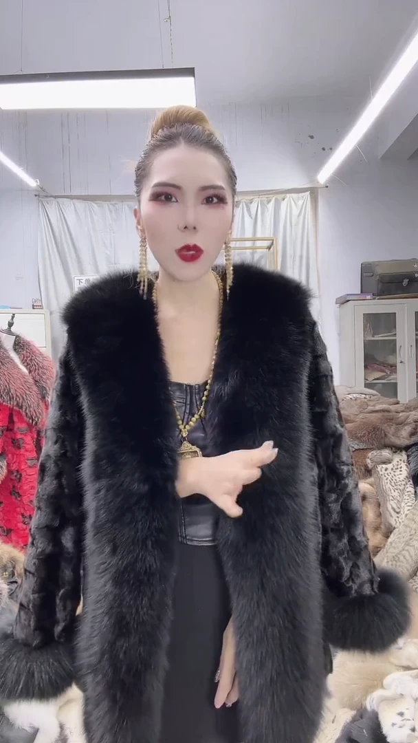 丝绸之路设计款貂女装