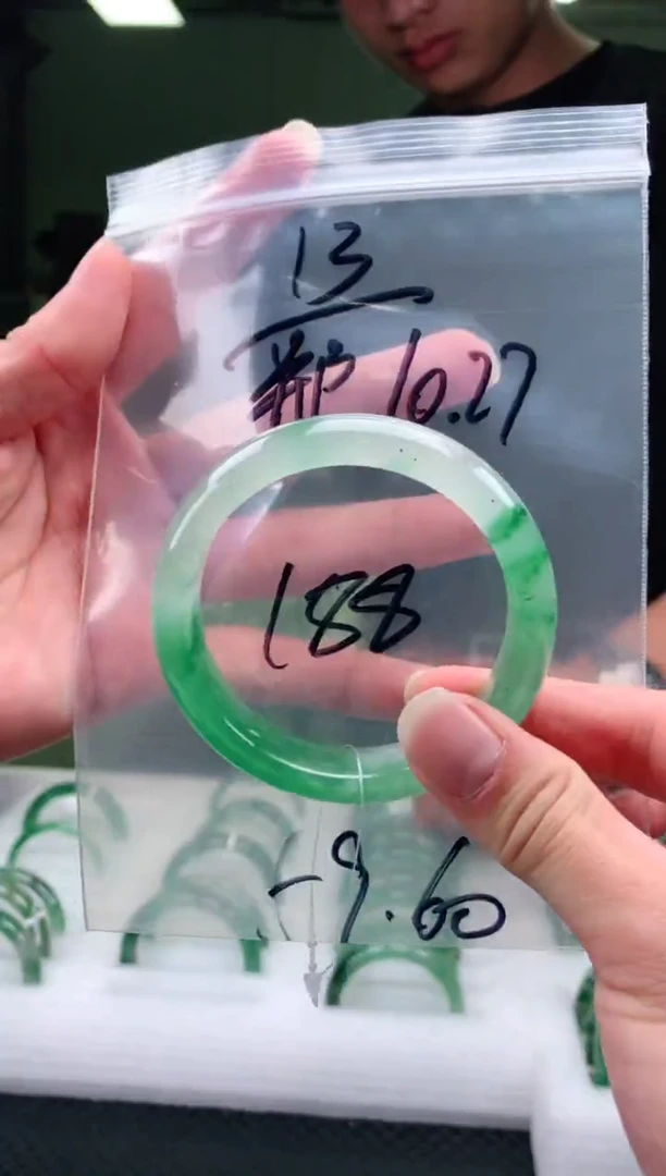 未镶嵌非洲翠手镯石英质玉非洲翠手镯59-60圈口13号