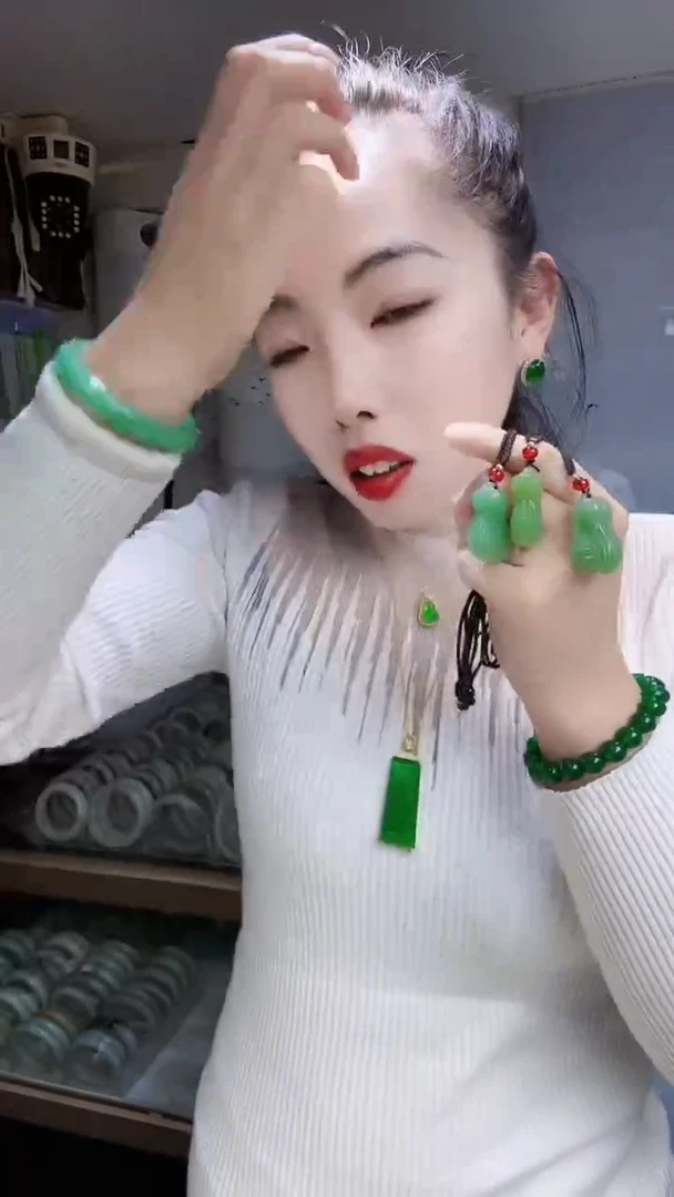 未镶嵌东陵石颈饰白菜吊坠