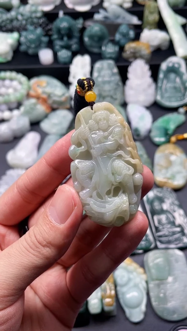 颈饰未镶嵌翡翠31  天然翡翠a货  孙悟空