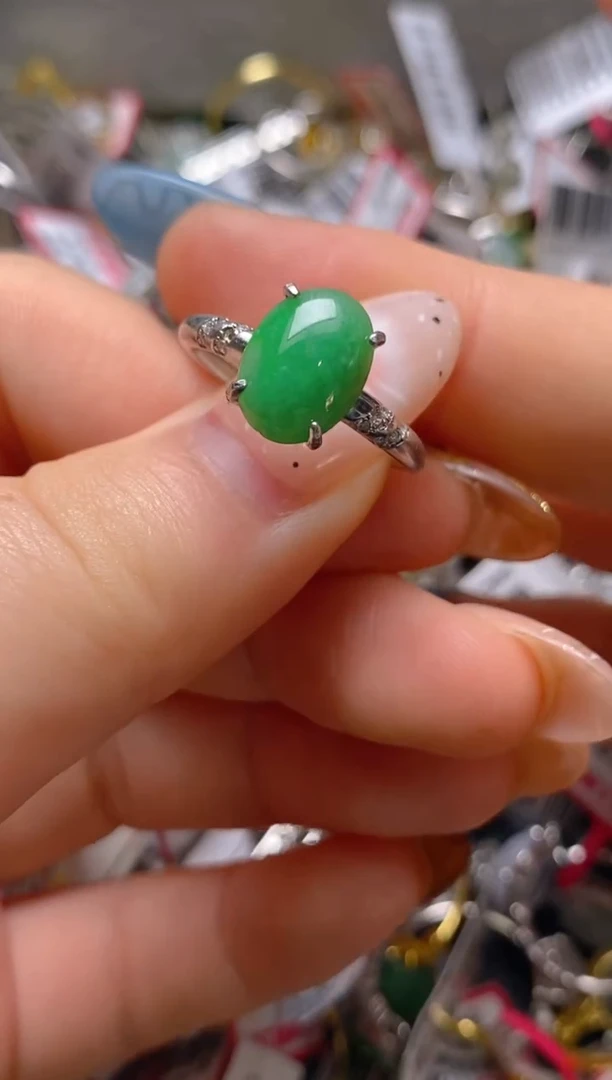 银S925镶嵌戒指翡翠百内无证书