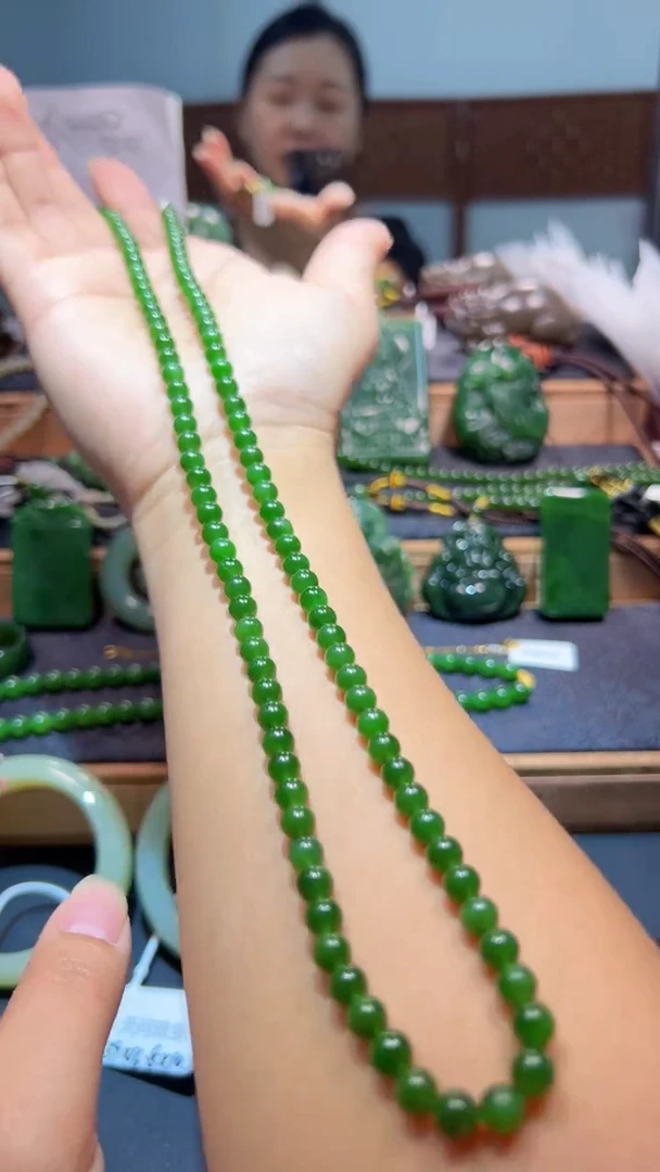 颈饰未镶嵌和田玉（碧玉）多样性发一