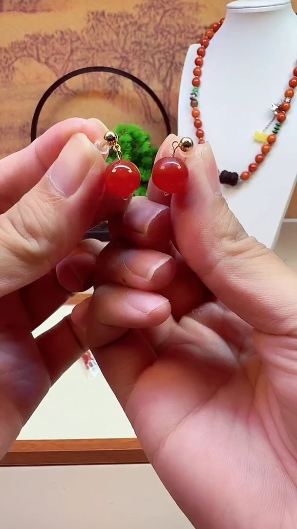 14K金镶嵌南红玛瑙耳饰E198