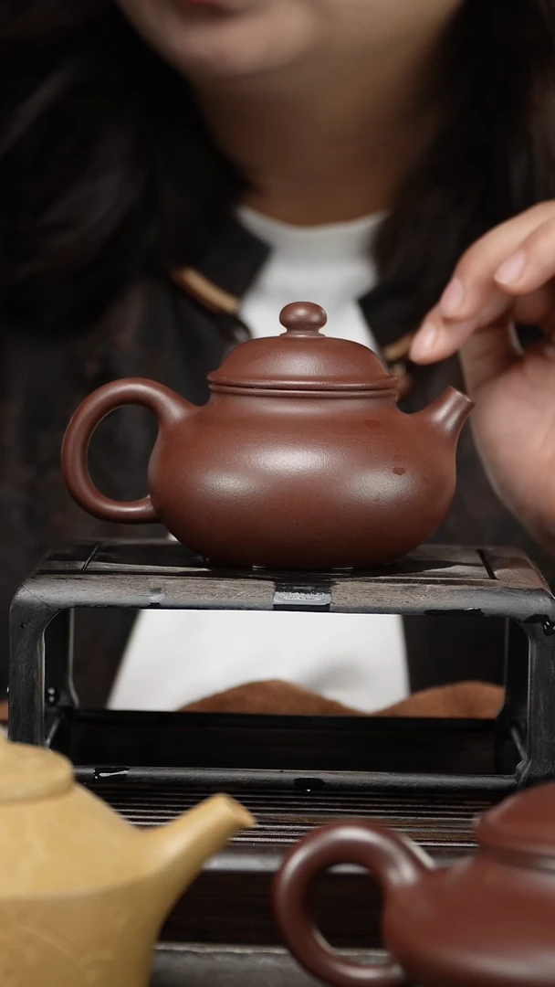 茶壶紫砂容天 枣红泥