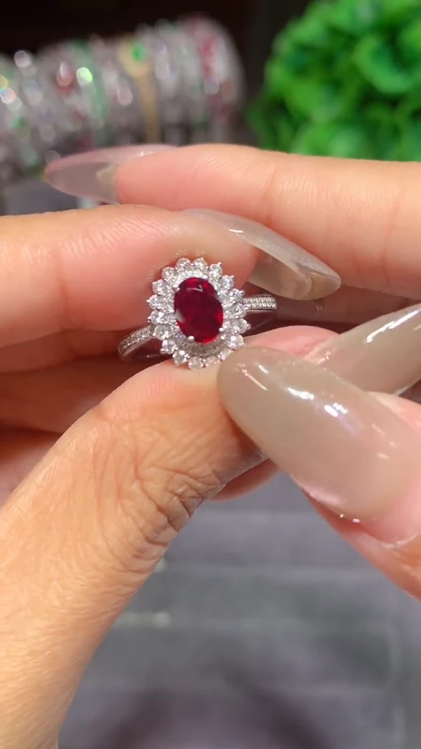 18K金镶嵌戒指红宝石1.01CT