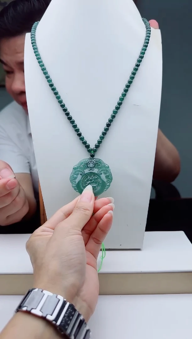 颈饰未镶嵌翡翠多样性发其一