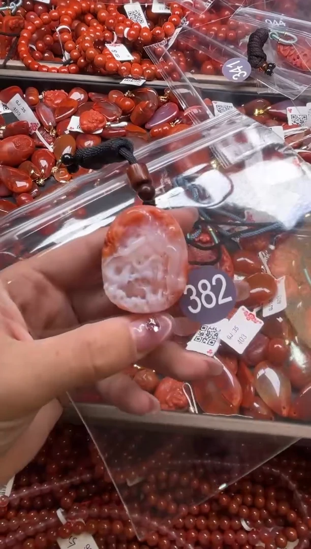 南红玛瑙未镶嵌珠宝奇石382