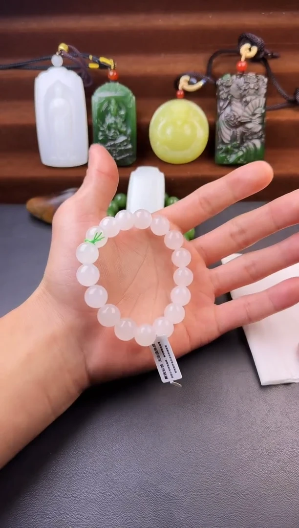 颈饰未镶嵌和田玉手串