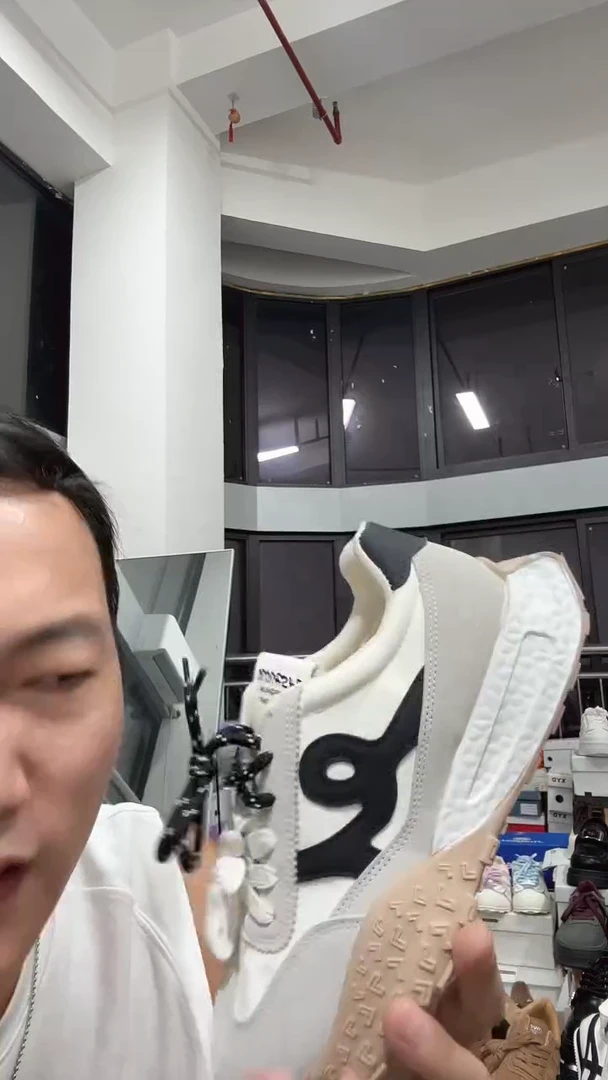 不*呢米色黑标黑携带德训休闲鞋39
