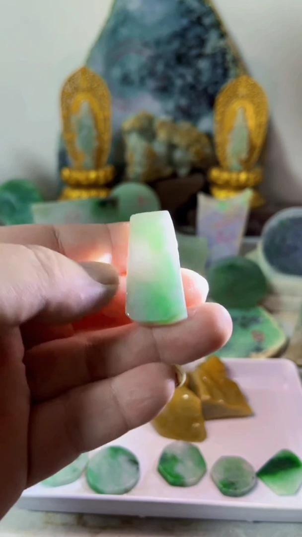 【闪购商品】翡翠吊坠(不含链)未镶嵌A345