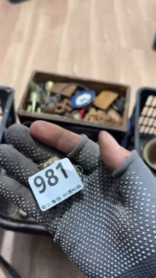 其他周****司工艺品0000981