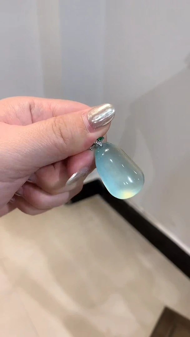 未镶嵌蛇纹石玉吊坠(不含链)福瓜