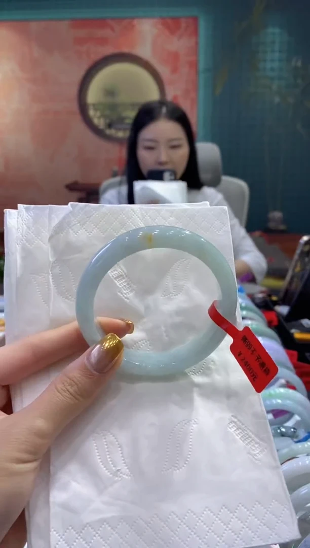 翡翠手镯未镶嵌多人06677