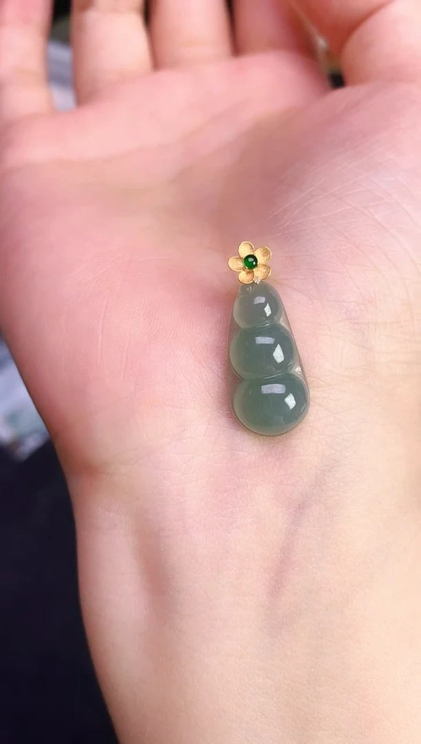 颈饰18K金镶嵌翡翠25112501