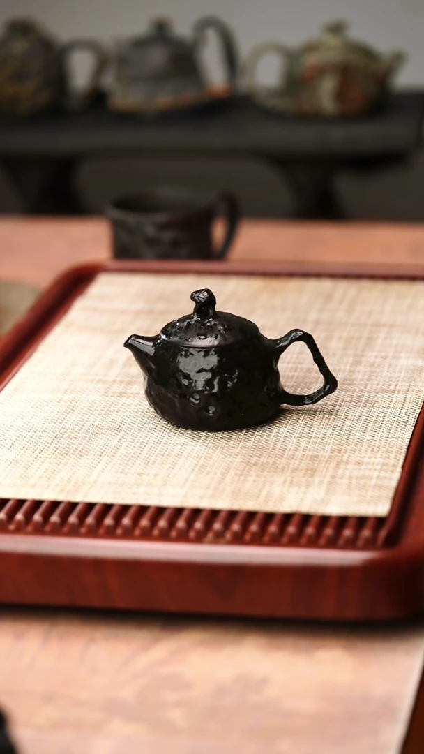 归玉堂冰碛岩重工雕刻太和壶150cc