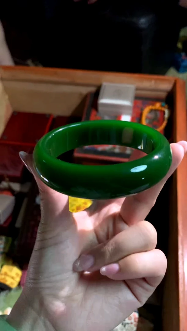 未镶嵌手镯和田玉（碧玉）润玉潭精品专属摆件