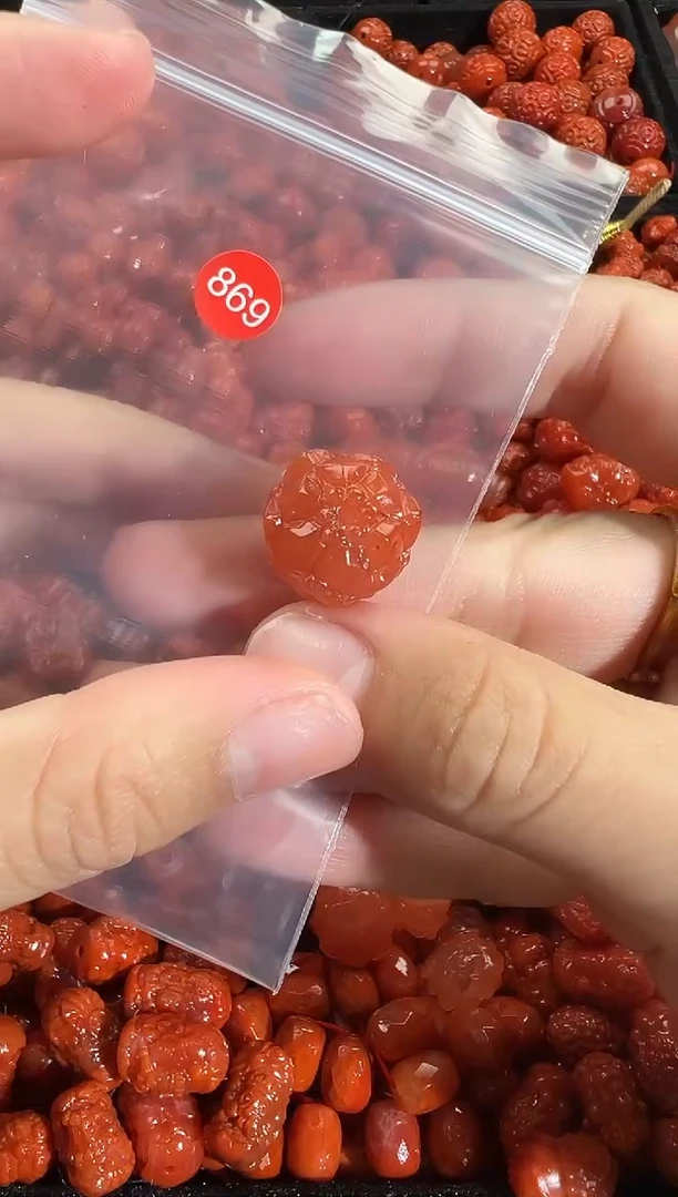 颈饰未镶嵌南红玛瑙1