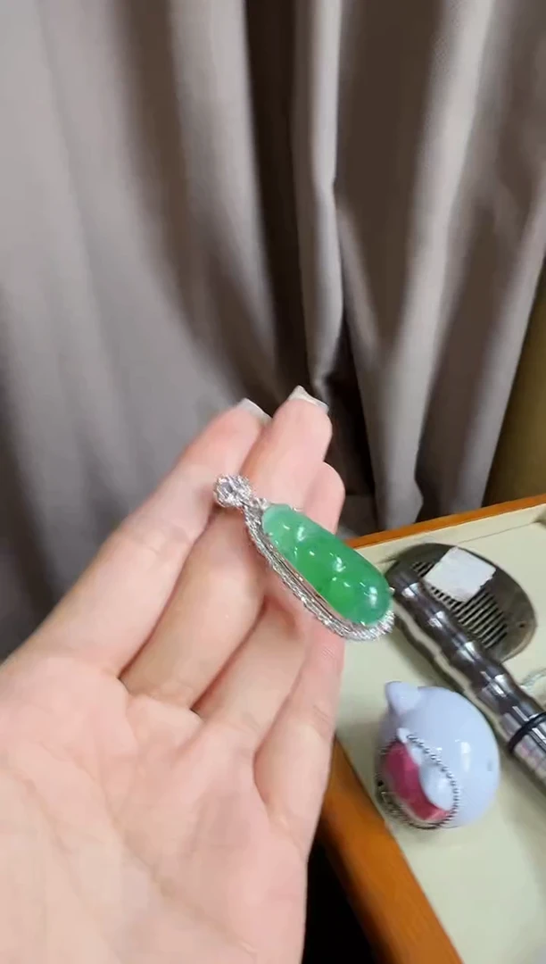 翡翠18K金镶嵌颈饰YC0608-10