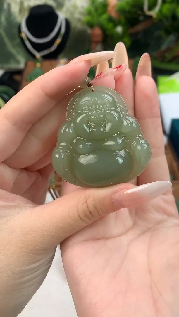 颈饰未镶嵌和田玉吊坠