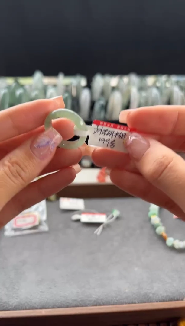 【闪购商品】翡翠吊坠(不含链)未镶嵌199号17-18