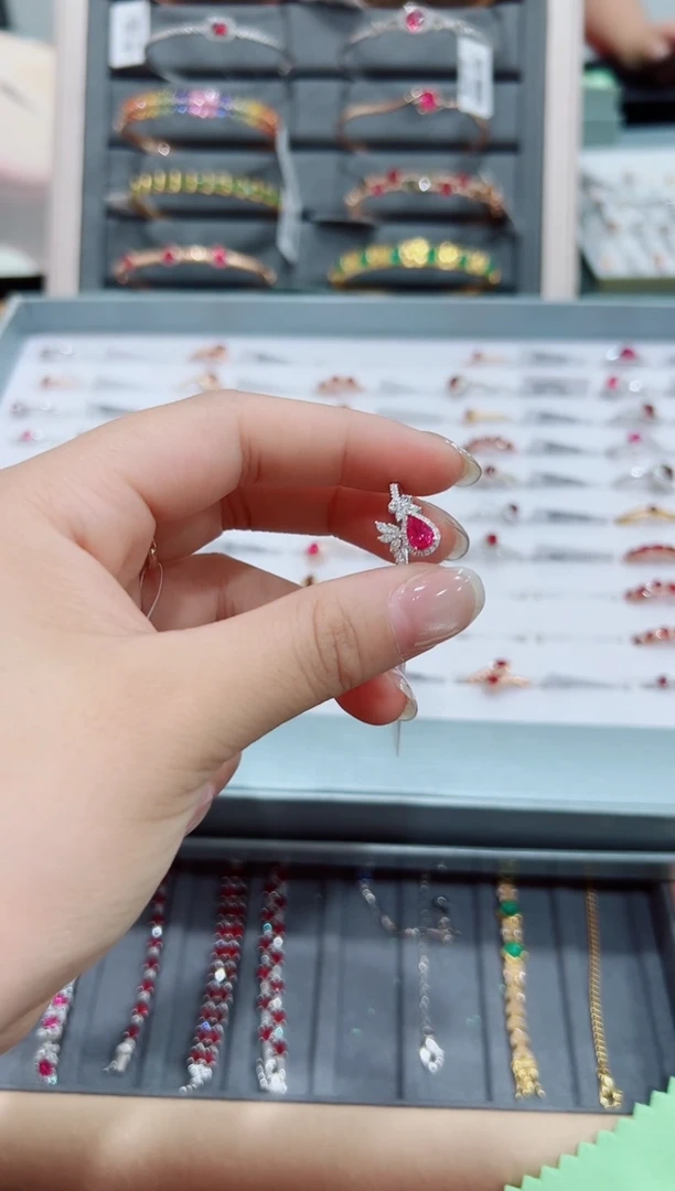 【闪购商品】红宝石戒指18K金镶嵌·