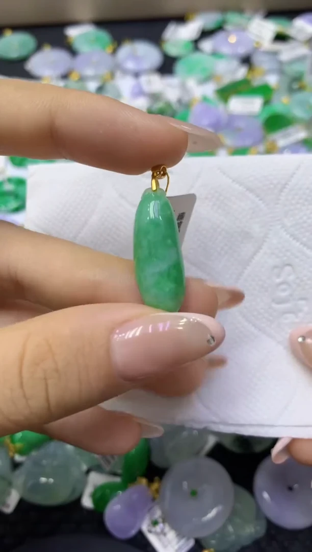 颈饰未镶嵌翡翠天然缅甸翡翠A货