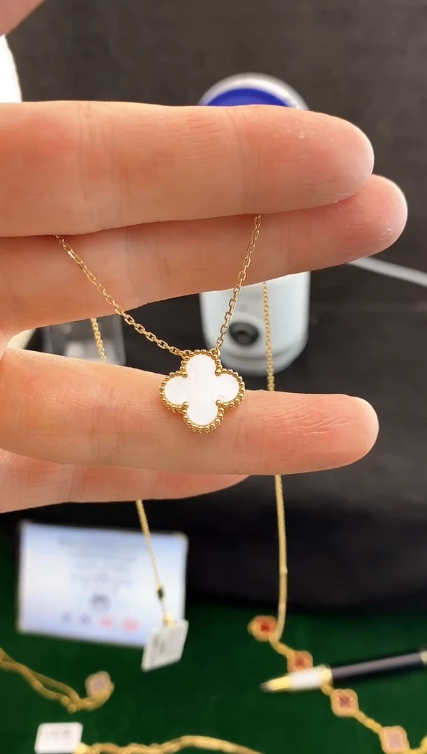 【闪购商品】贝壳（贝母）项链18K金镶嵌.