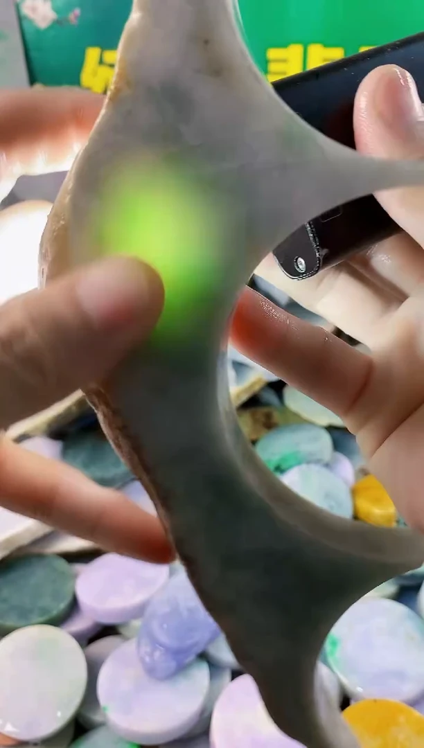 翡翠未镶嵌颈饰纯天然A货翡翠13